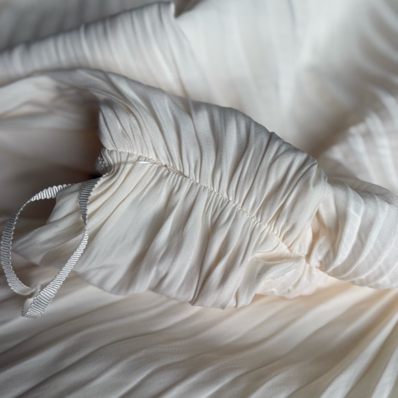 New A.L.C Dahlia Size 0 Pleated Asymmetric Midi Dress Cream Ivory One-Shoulder - Picture 9 of 10